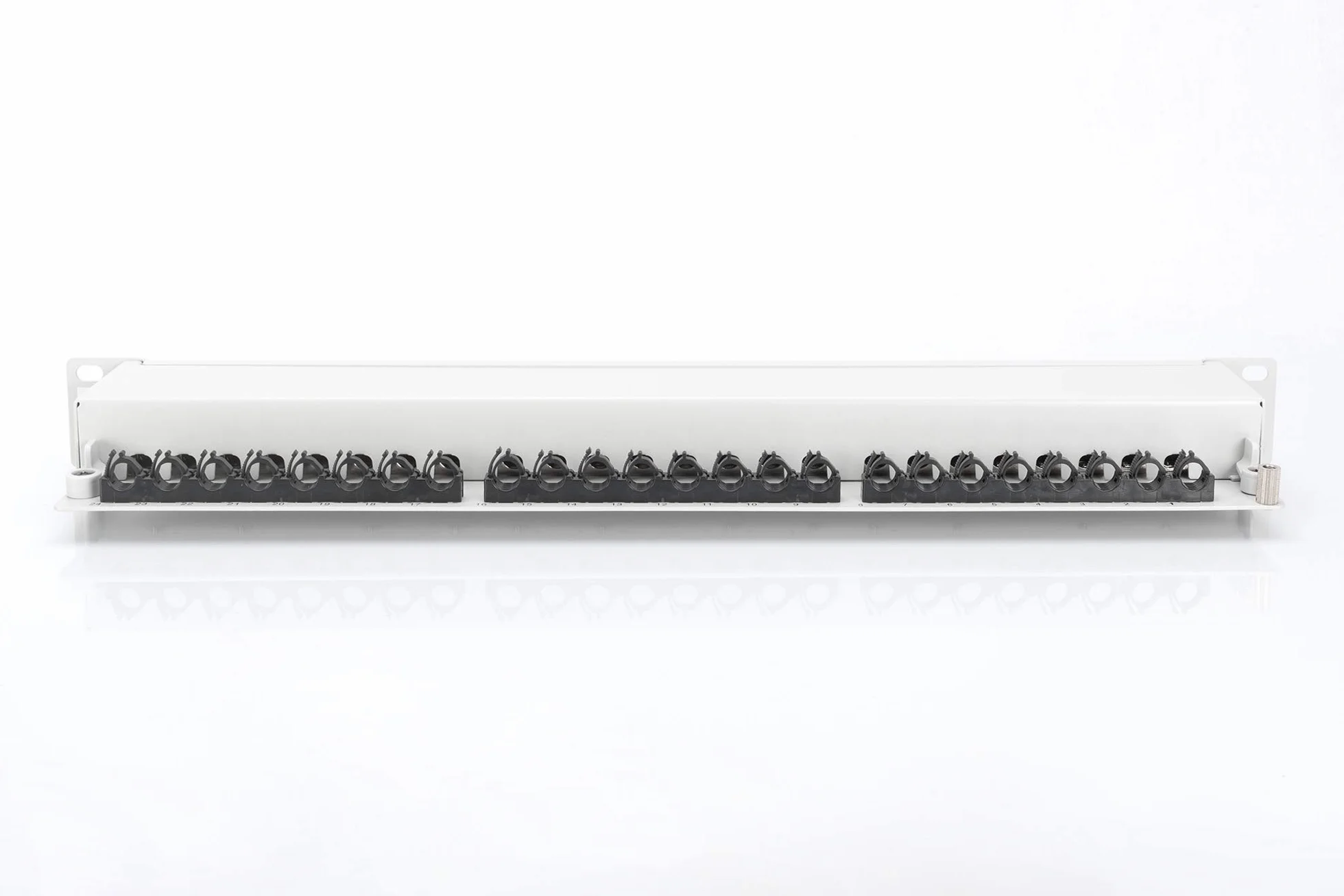 DIGITUS Patchpanel – Cat-6A – 19 Zoll 1HE – 24-Port RJ45 Geschirmt | 10 Gbit/s – PoE+ kompatibel – LSA Patch-Feld – Rack-Montage im Netzwerkschrank – Schwarz