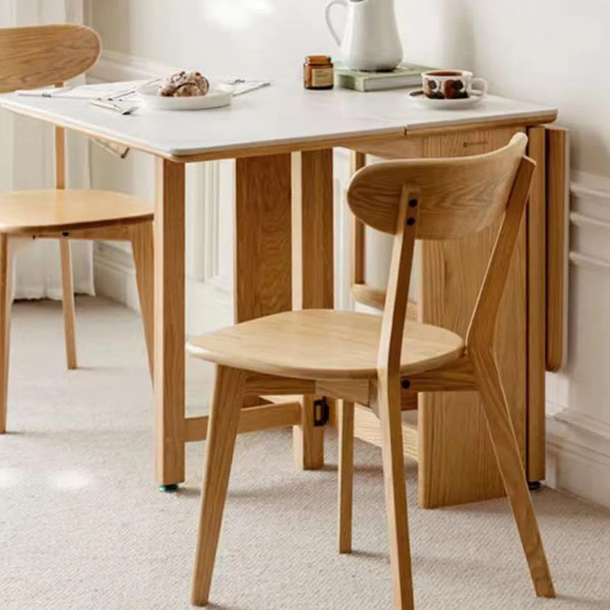 Esszimmerstühle aus Holz, Eiche, 2er-/4er-Set, Küchenstuhl aus 100% Massivholz mit abgerundeten Kanten und gebogener Rückenlehne, perfekt für Café, Restaurant Walnut,4 Piece