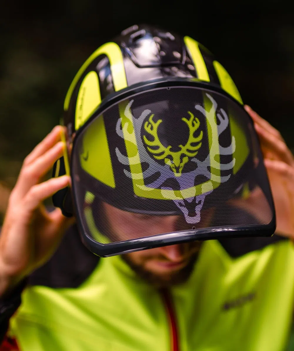 Protos Forsthelm/Schutzhelm KOX Edition mit Gehörschutz und Visier Integral Forest KOX Edition mit Ätzmetallvisier F39